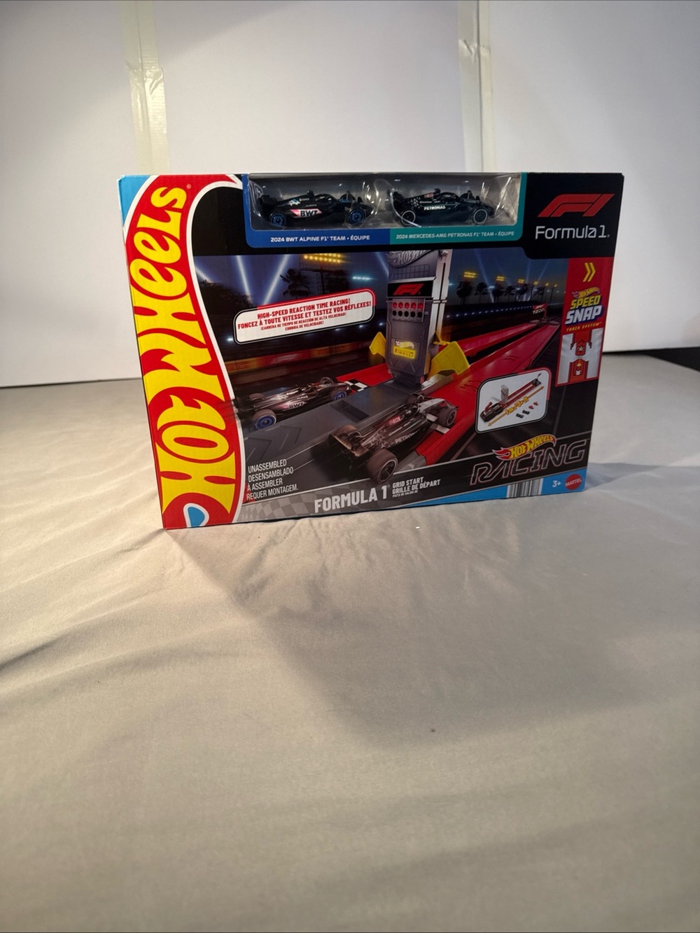 Hot Wheels Formula 1 Racing Playset - Red and Yellow